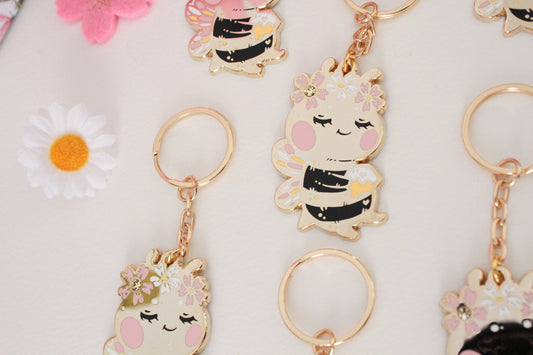 Golden Buzz: Cute Bee Keychain with Honeycomb - Stylish and Cute Accessory