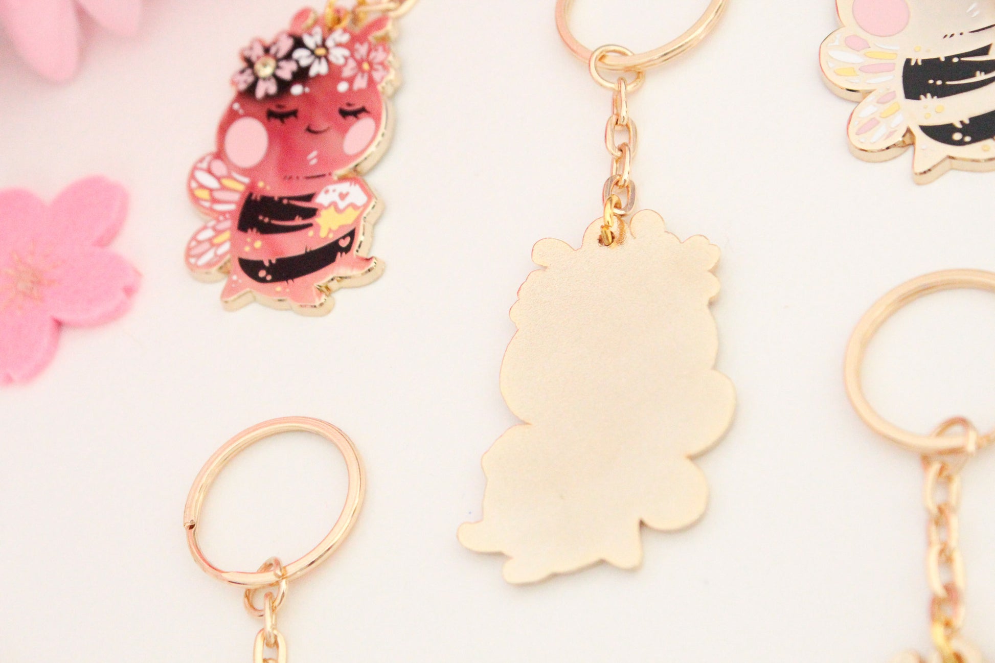 Golden Buzz: Cute Bee Keychain with Honeycomb - Stylish and Cute Acces –  Charenji