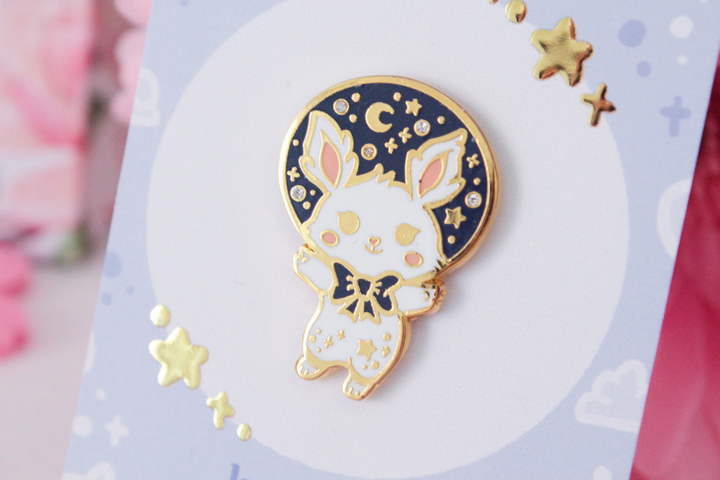 Berrie the dreamer - Enamel Pin - Cute space bunny - gold plated - Your cuteness knows no gravity