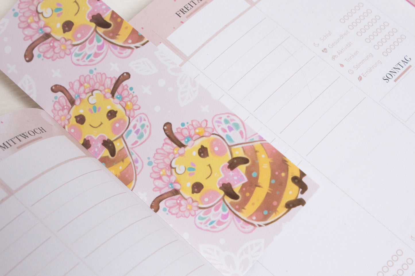 Paper Bookmark "Bee Love" - Cute Bumblebee Bookmark for Booklovers