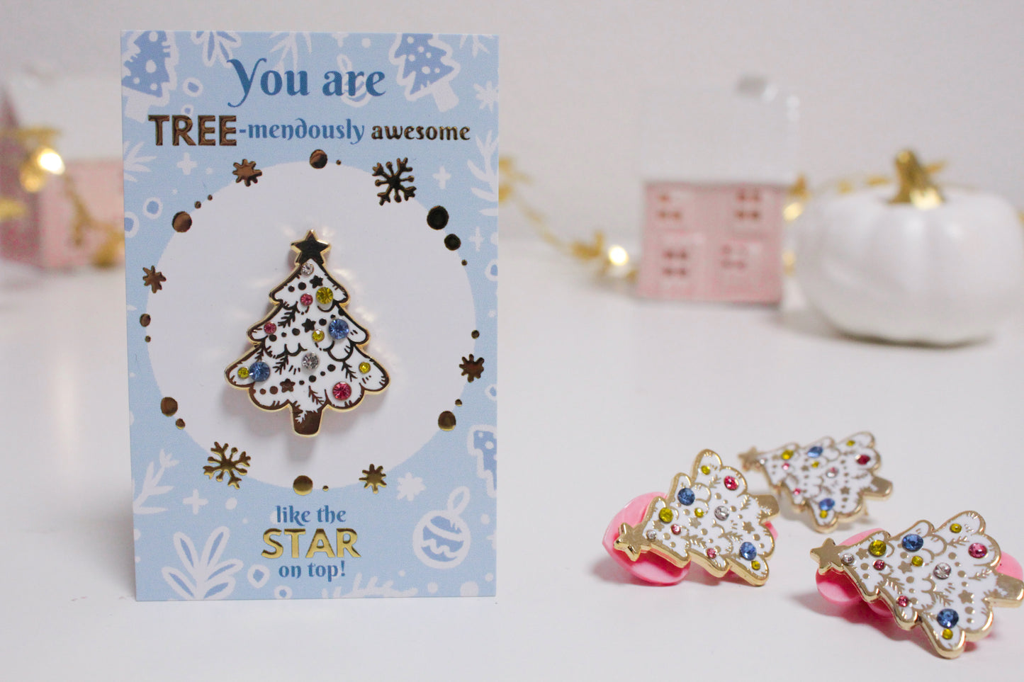 Christmas tree enamel pin - Gold and white with colorful rhinestones - For a bright Christmas