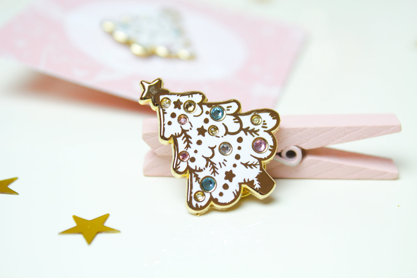 Christmas tree enamel pin - Gold and white with colorful rhinestones - For a bright Christmas